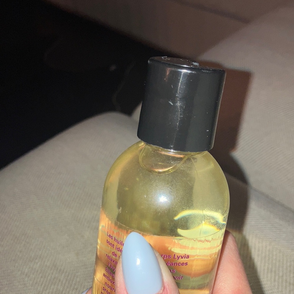 New and sealed Lyvia Tabou Peach Massage Oil with Argan oil - Picture 4 of 5